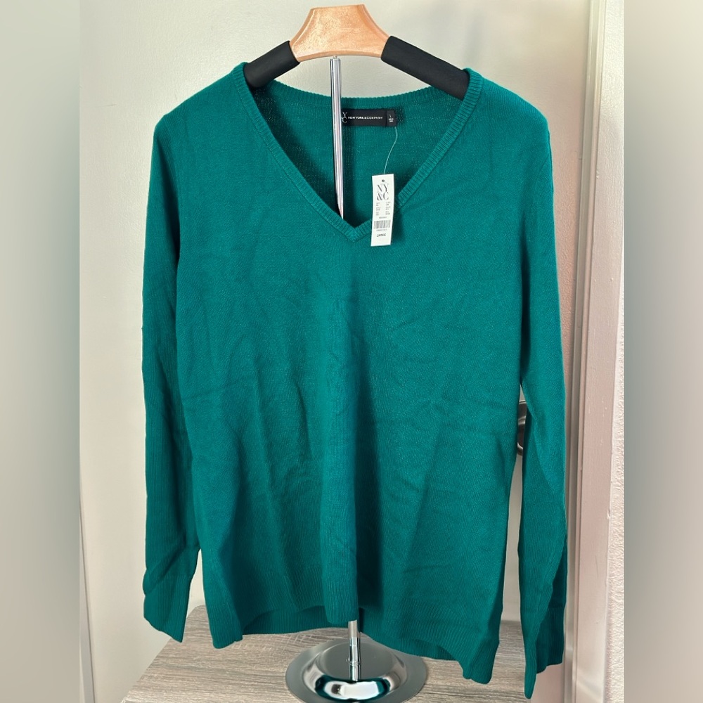 NY&C - Women’s Long Sleeve V-Neck Pullover Sweater